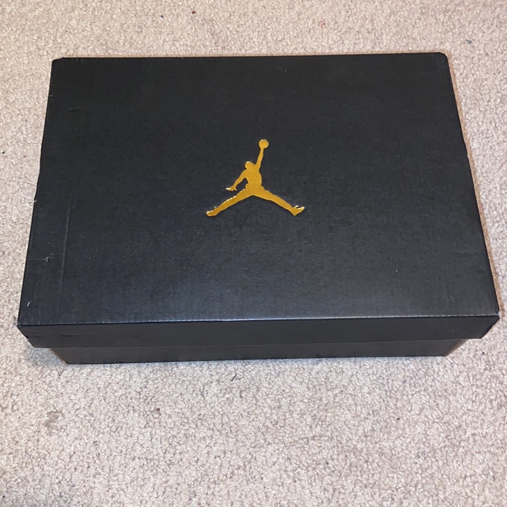 Air Jordan 1 Mid-Top Kids Youth Vibrant Green and White Sneakers Limited Edition - Picture 8 of 8